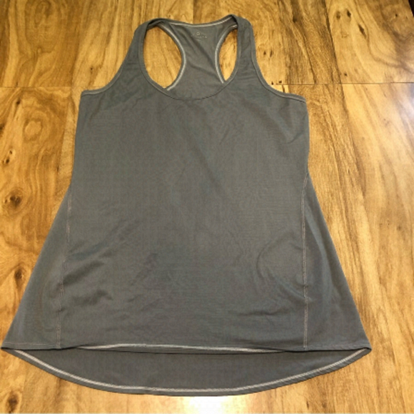 Athleta Grey Racerback Tank Top Shirt Womens Size Medium Yoga Gym Running - Picture 1 of 7